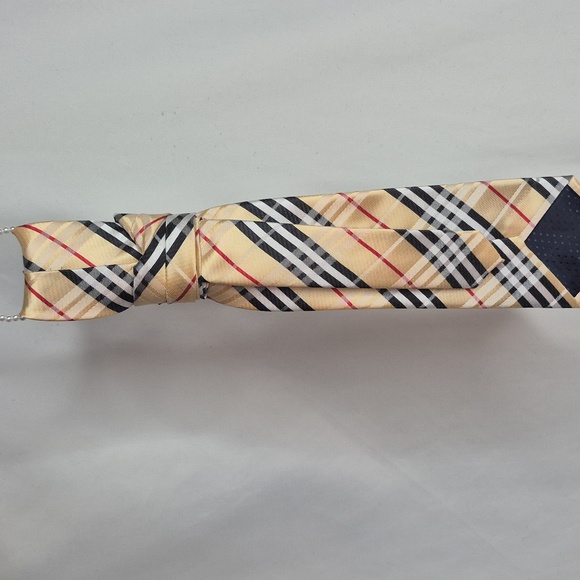 Handcrafted Luxury Fashion Necktie Necklace 📿 (PLAID PLEASURES) - Picture 10 of 17